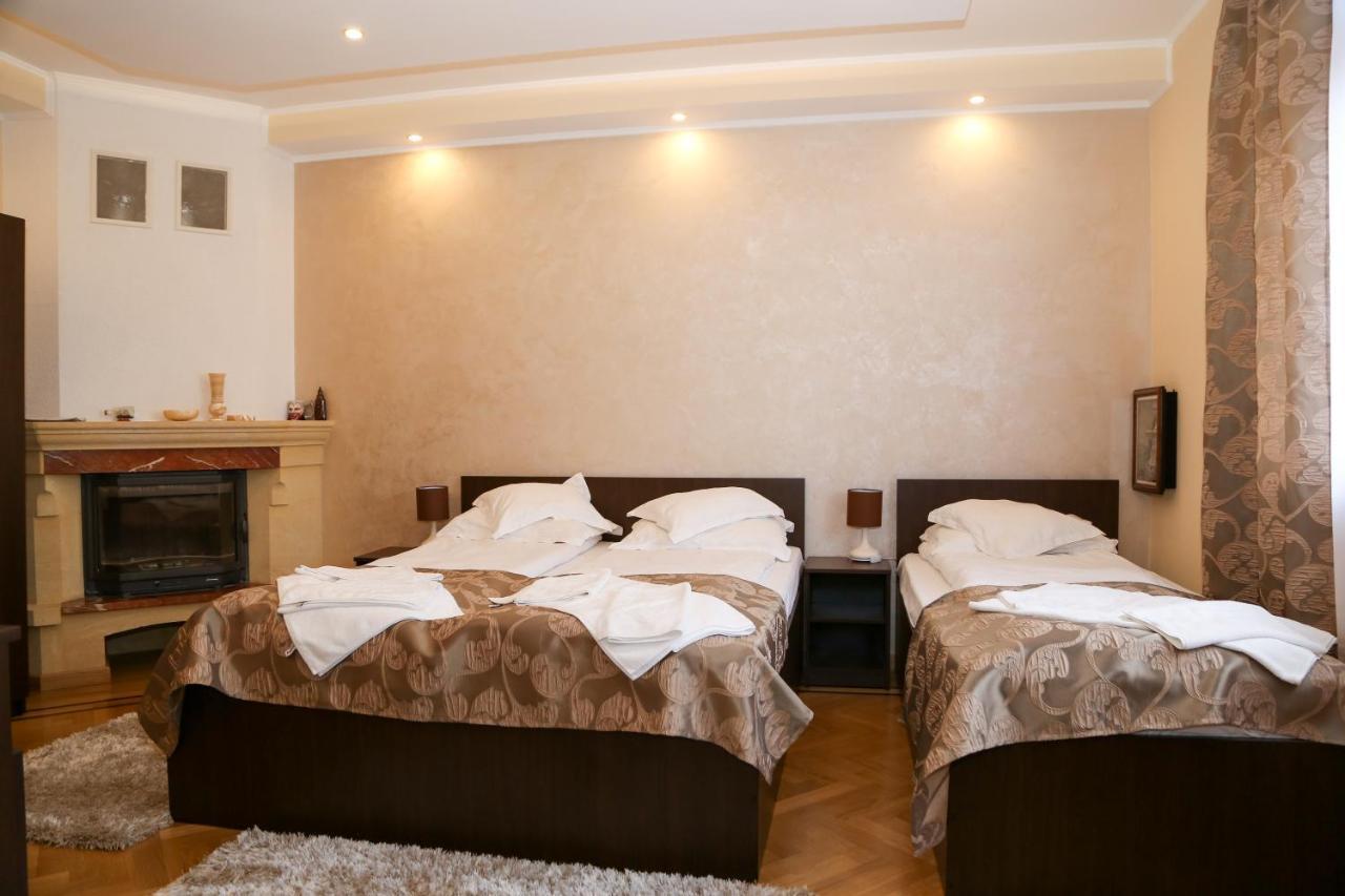 Oli House Hotel Alba Iulia Room photo