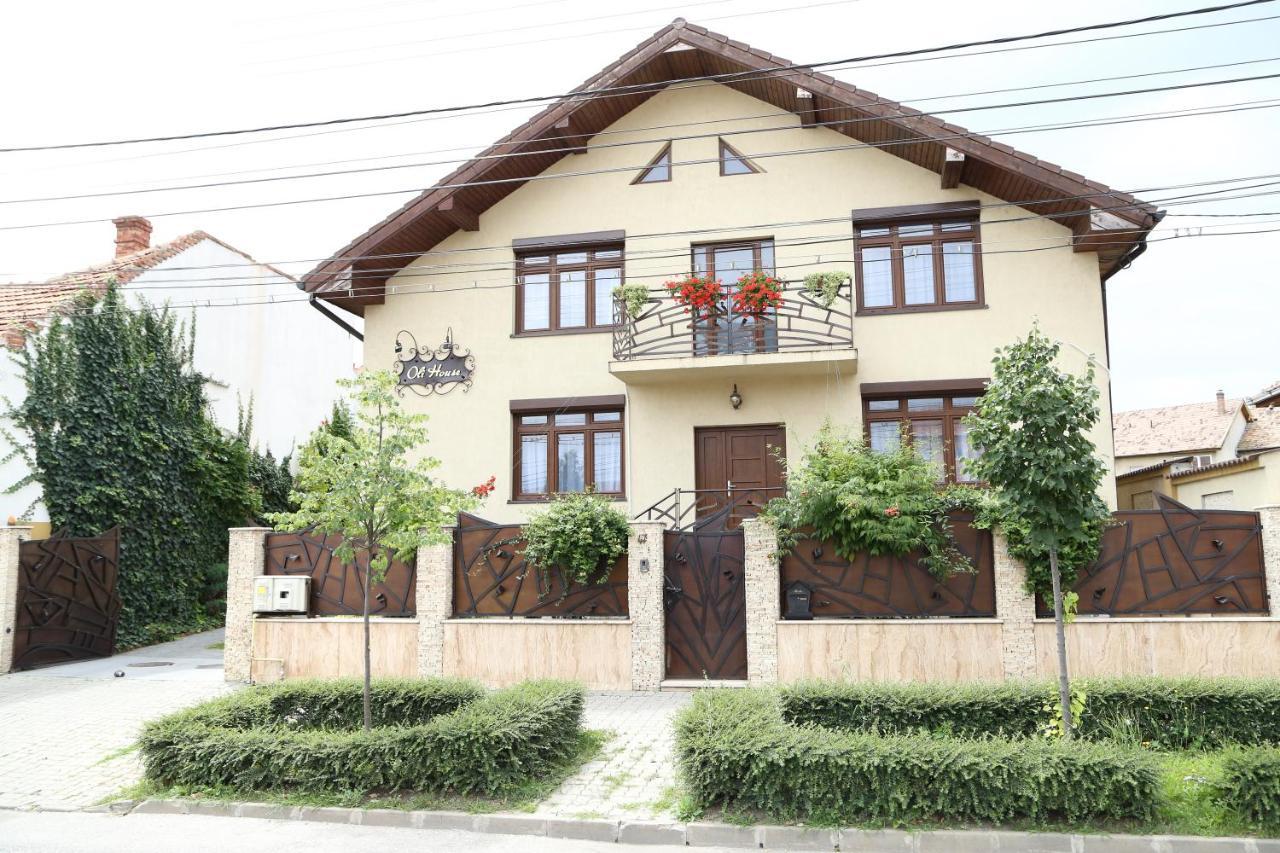 Oli House Hotel Alba Iulia Exterior photo